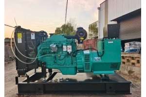 出售二手柴油发电机，康明斯，潍柴，上柴，有需要可以微信联系我13733623427