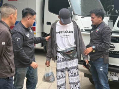 涉嫌对中国游客无礼，泰警逮捕一名塔佩门商贩