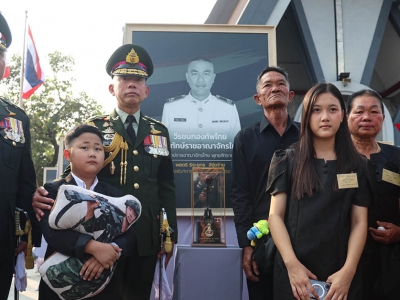 泰国军方隆重举行军人节纪念仪式，缅怀42名边境牺牲官兵