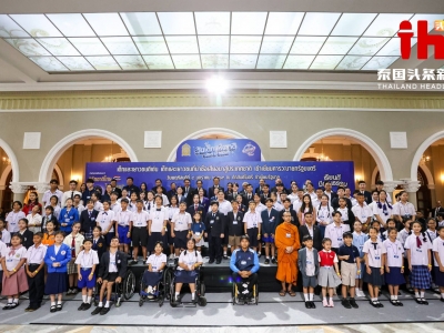 1460名儿童青少年齐聚泰国总理府，总理寄语未来国家栋梁