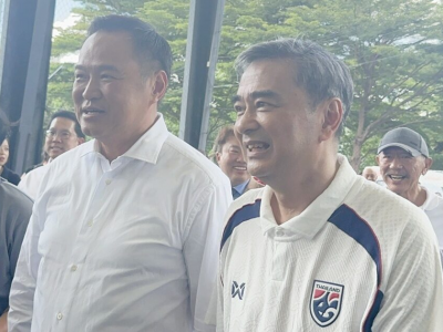 泰国总理阿努廷欢迎阿披实再任民主党党魁，并暗示愿在未来达成政治合作