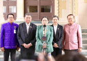 佩通坦回应遭停职：向全体泰国民众道歉！
