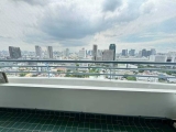 曼谷市区拉差达的公寓要出手 47平方一室一厅