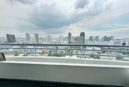 曼谷市区拉差达的公寓要出手 47平方一室一厅