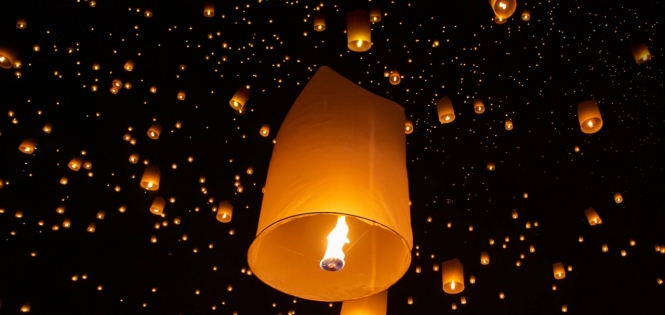 水灯节期间，泰国所有机场附近禁飞孔明灯