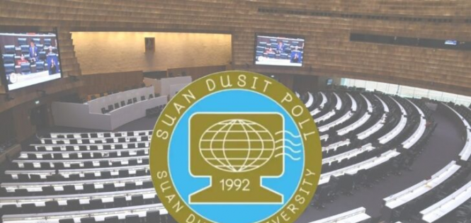 民调显示，公众认为泰国政治正在恶化，灾害管理缺乏系统性