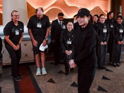 王后亲自上阵！素提达王后出席第37届普吉国王杯帆船赛