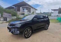 丰田fortuner2021年4wd，2.8legender 顶配 5万8千公里 自用急出 115万泰铢 可刀