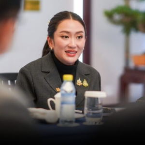 中-泰两国总理会谈！见证签署14份合作备忘录！