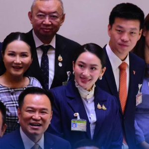 泰总理佩通坦邀请反对派领袖合影！发文感谢各方！继续致力为人民服务！