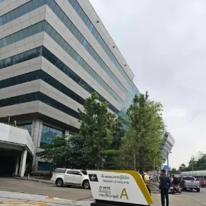 曼谷政府綜合大樓A棟發現異常 緊急疏散人員