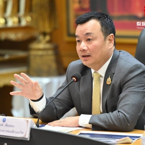 泰官方：普吉快艇因机械故障起火，游客全员平安