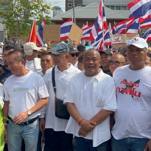 总理刚宣布推迟法案，反对阵营即上街抗议：《赌场法案》必须撤回！
