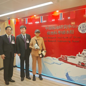 韩志强大使陪同诗琳通公主出席“雪龙2”号破冰船首访泰国欢迎仪式