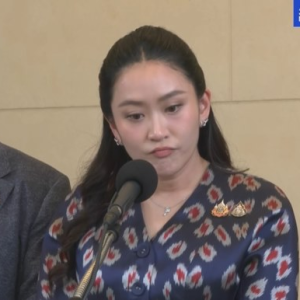 泰总理佩通坦痛哭！柬埔寨洪森承认泄露“私密通话录音”！