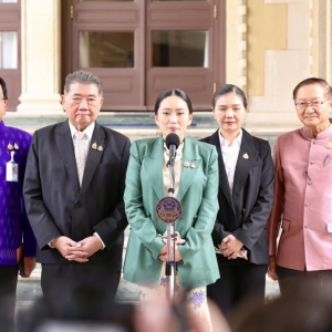 佩通坦回应遭停职：向全体泰国民众道歉！