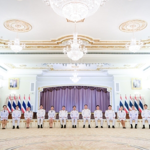 泰国政府网公布新内阁14位高层！最新证件照一览！