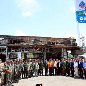 柬军火箭弹炸泰国加油站致8死！泰女孩用一封英文信告诉世界真相