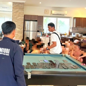 泰国警方芭提雅某豪宅抓获26名中国籍非法网贷犯罪嫌疑人