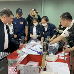 副总理亲自出动！曼谷某大型赌场被查，200余名赌徒落网