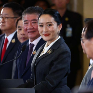 泰前总理佩通坦表态：尊重法院裁决！坚称无私心！盼政局稳定！