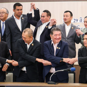 泰国看守总理宣布将与现有联盟党派携手，尽快推选出新总理