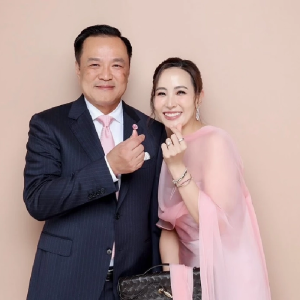 与阿努廷相差20岁！泰国新总理夫人履历公开