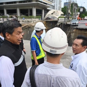 突发！曼谷地铁施工路面塌陷 政府7大措施力保安全