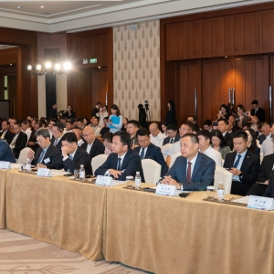 山东省青岛市委书记曾赞荣率代表团访问泰国柬埔寨