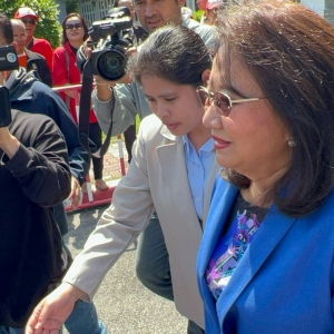 他信前妻前往监狱探视：称他信“看起来不错，只是有点不适”