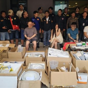 泰国警方捣毁中国制毒团伙！芭堤雅豪宅竟成毒品工厂