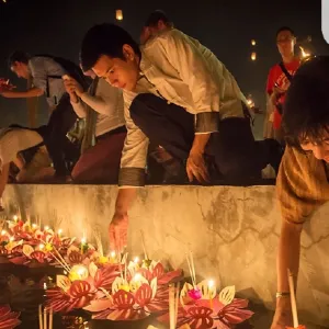 曼谷点亮“月下之城”！十五处水灯节会场齐迎浪漫满月夜