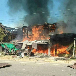 使用武器袭击平民地区致4人受伤，泰国军方强烈谴责柬埔寨军方！