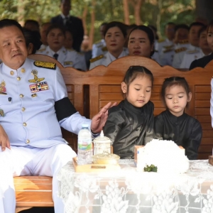 阿努廷发文慰问阵亡士兵遗属