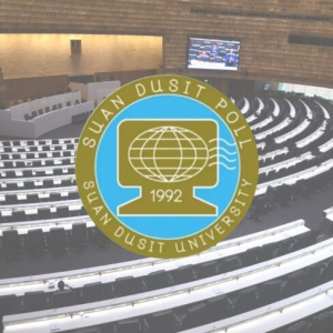 民调显示，公众认为泰国政治正在恶化，灾害管理缺乏系统性