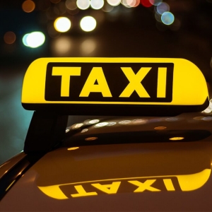 俄罗斯游客普吉岛打车上演激情戏