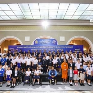 1460名儿童青少年齐聚泰国总理府，总理寄语未来国家栋梁